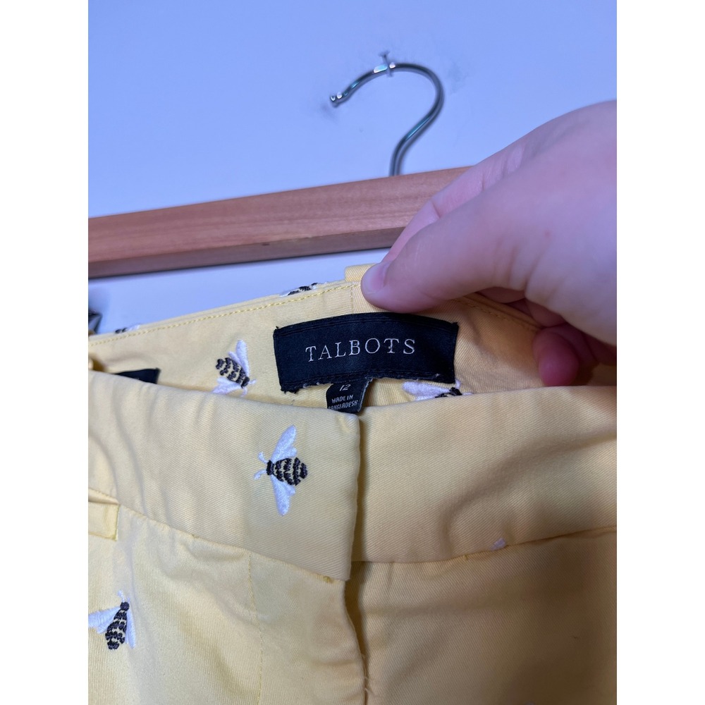 Talbots Curvy Butter Yellow Embroidered Bees Novelty Cropped Capri Pants 12 - Picture 5 of 6